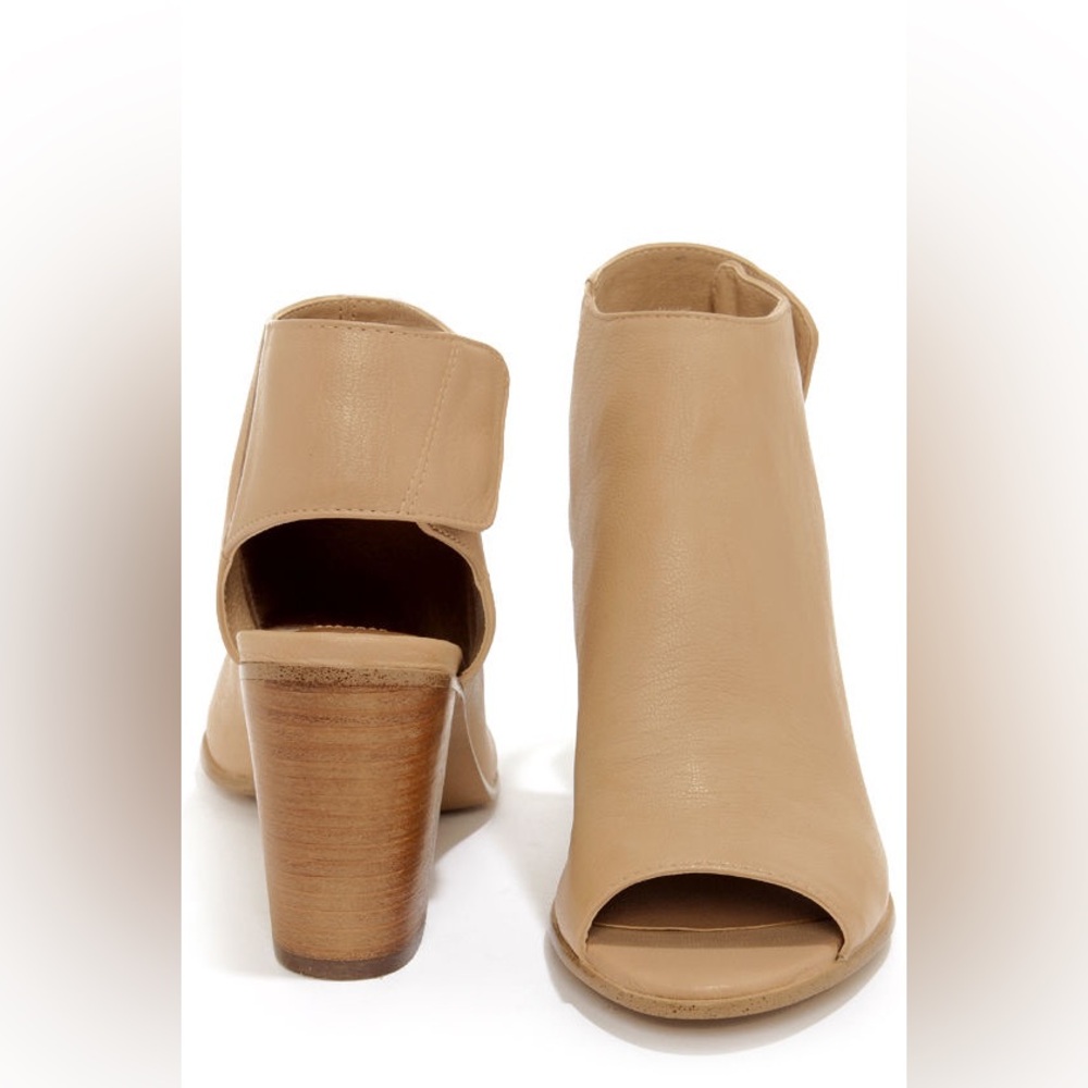 Steve Madden Nonstop Leather Peep Toe Booties in Beige Size 7.5
